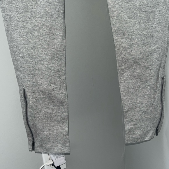 Older Kids Grey Old Navy Stretch Leggings - Picture 8 of 9